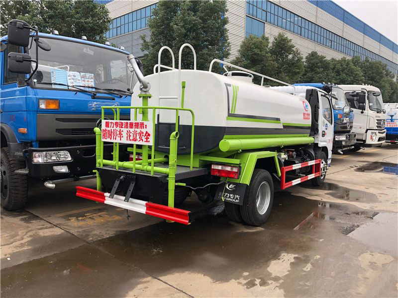 東風多利卡灑水車|國六12噸灑水車