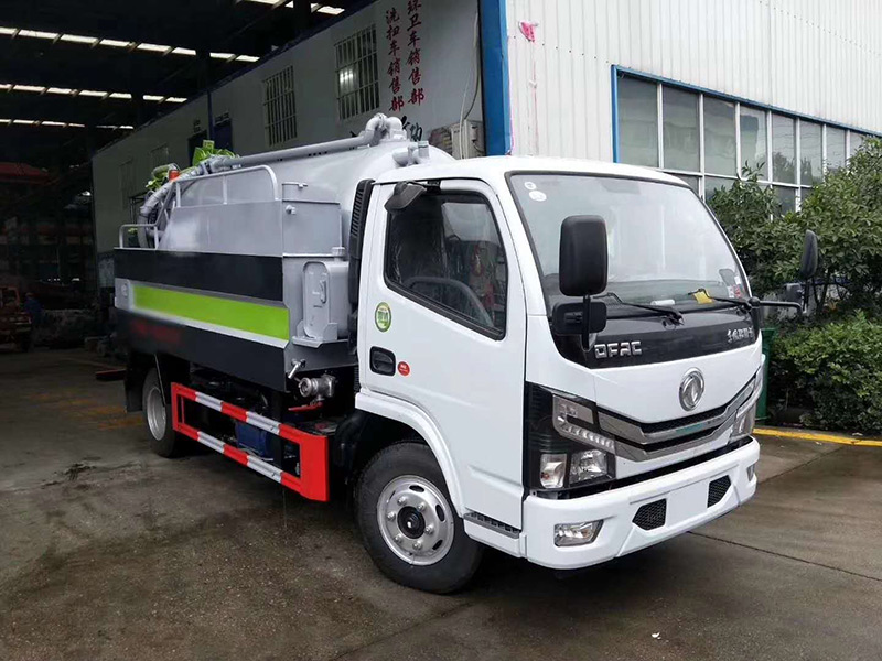 東風多利卡D6清洗吸污車