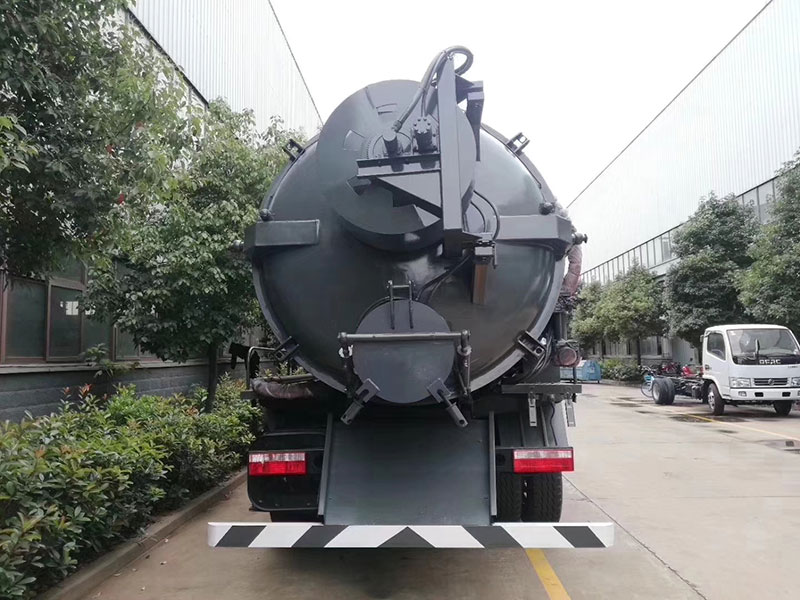 國六東風多利卡D9吸污車