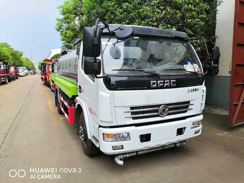 東風大多利卡灑水車|國五8方灑水車