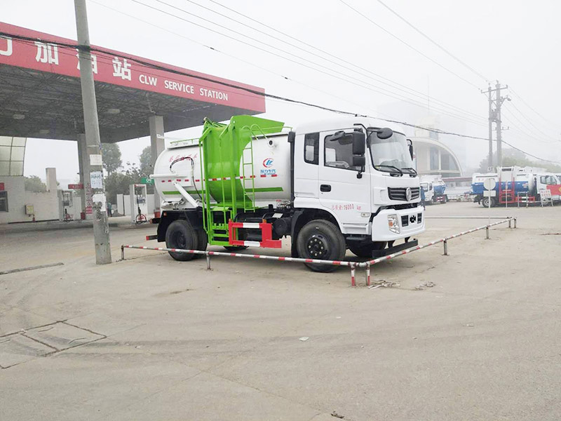 國六東風餐廚垃圾車