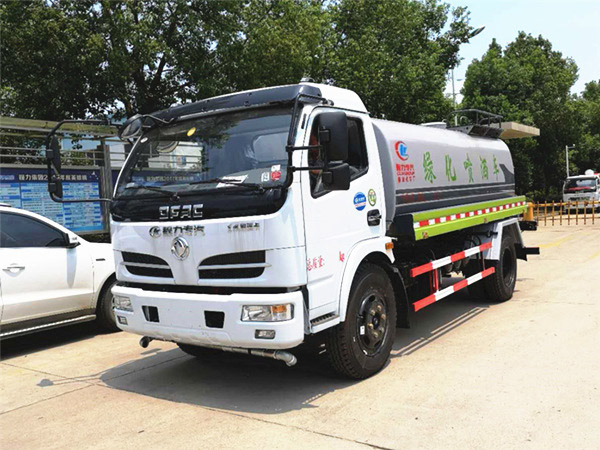 國五東風福瑞卡8噸灑水車