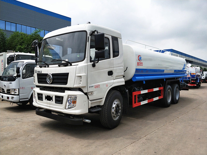 東風專底后八輪灑水車|國五15噸灑水車