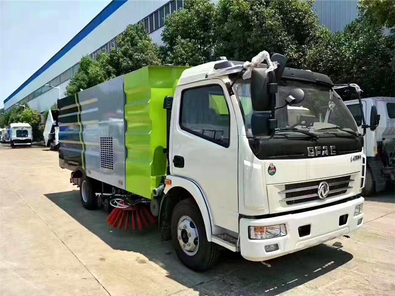 東風(fēng)大多利卡洗掃車