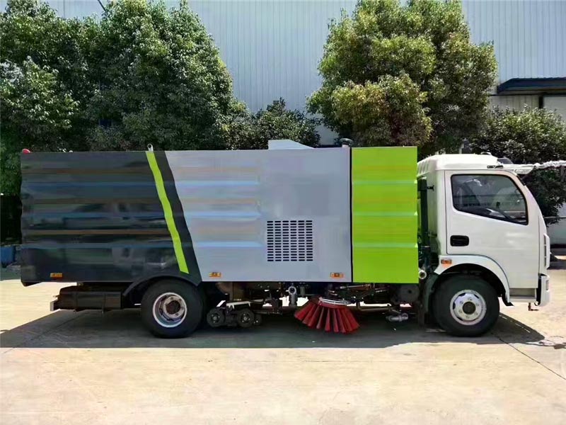 東風(fēng)大多利卡洗掃車