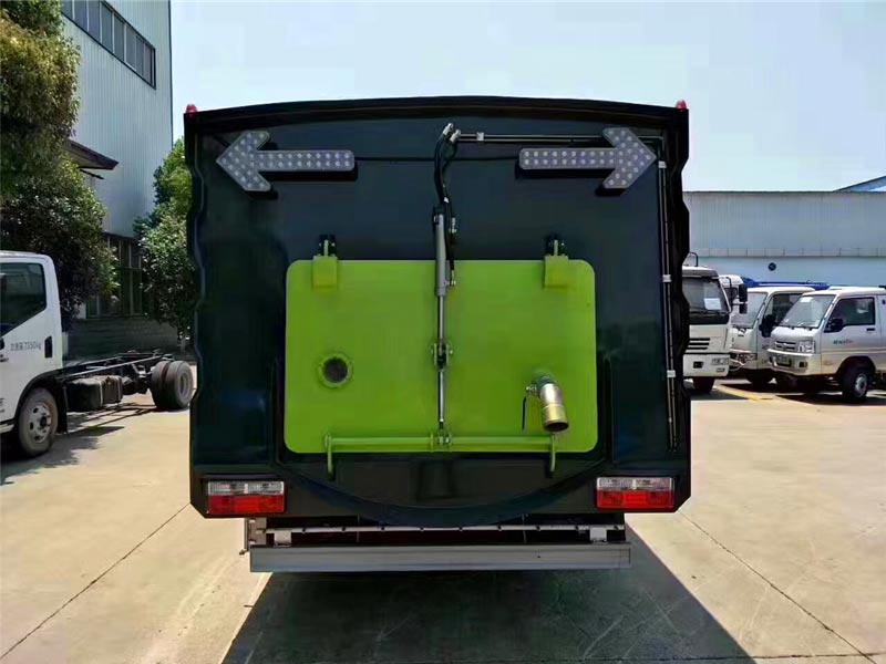 東風(fēng)大多利卡洗掃車