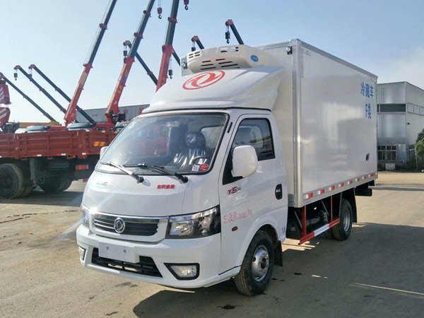 東風途逸3.5米小型冷藏車