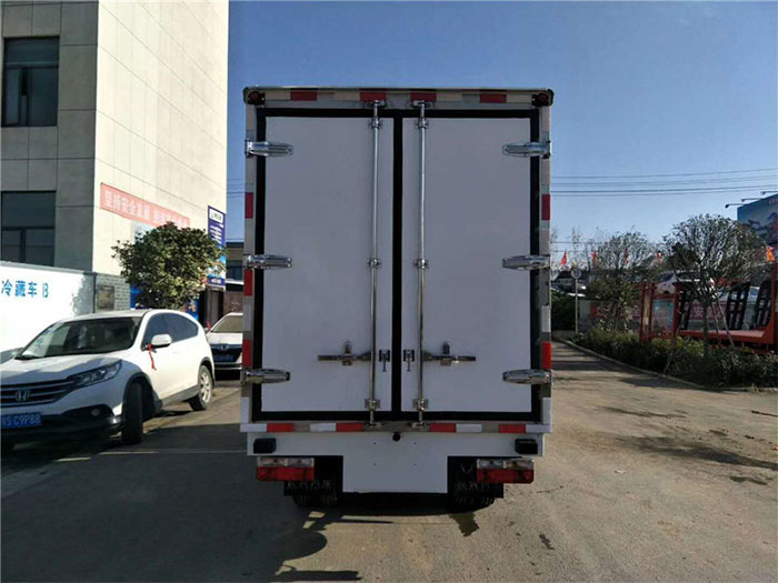 國六東風(fēng)途逸小型冷藏車|3.7米冷藏車
