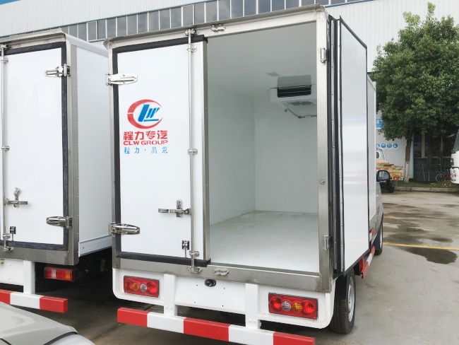 金杯冷藏車-廂長2.9米