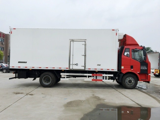 解放J6冷藏車-廂長7.5米