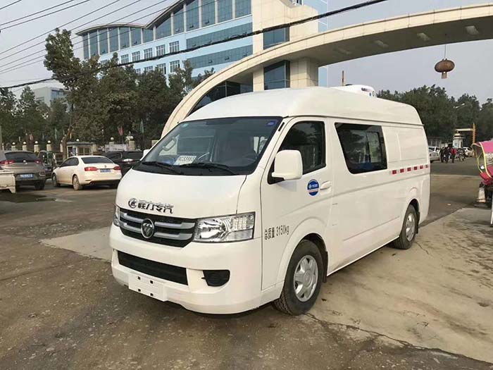 福田G7雙排面包冷藏車