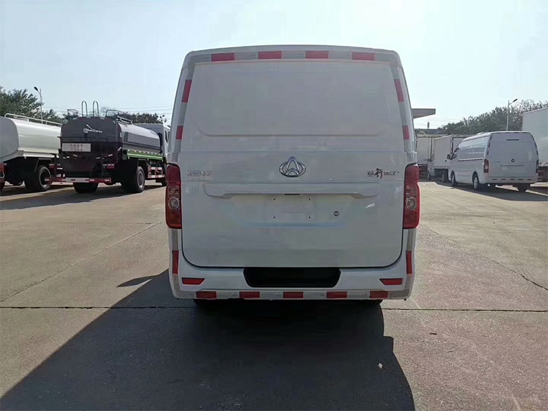 國六長安睿行M8冷藏車