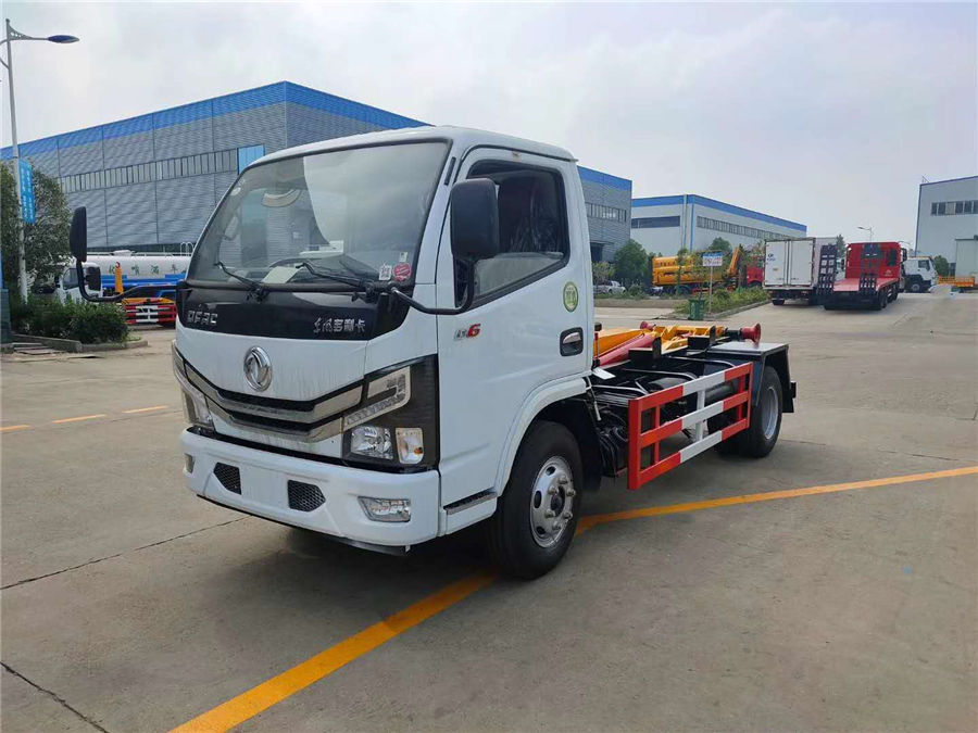 國六東風(fēng)小多利卡勾臂式垃圾車