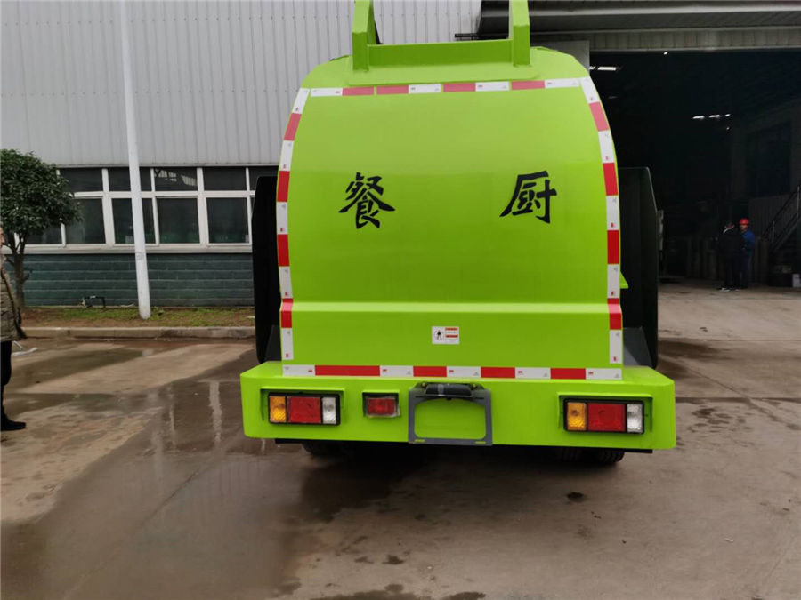 國(guó)六福田方罐餐廚垃圾車