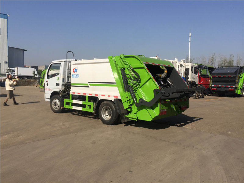 國六東風(fēng)多利卡壓縮式垃圾車