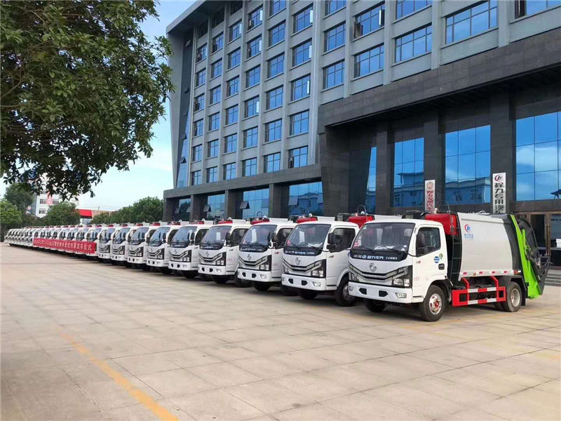 近期內蒙某環衛部門在我司訂購了25臺東風多利卡國六壓縮垃圾車現已發車