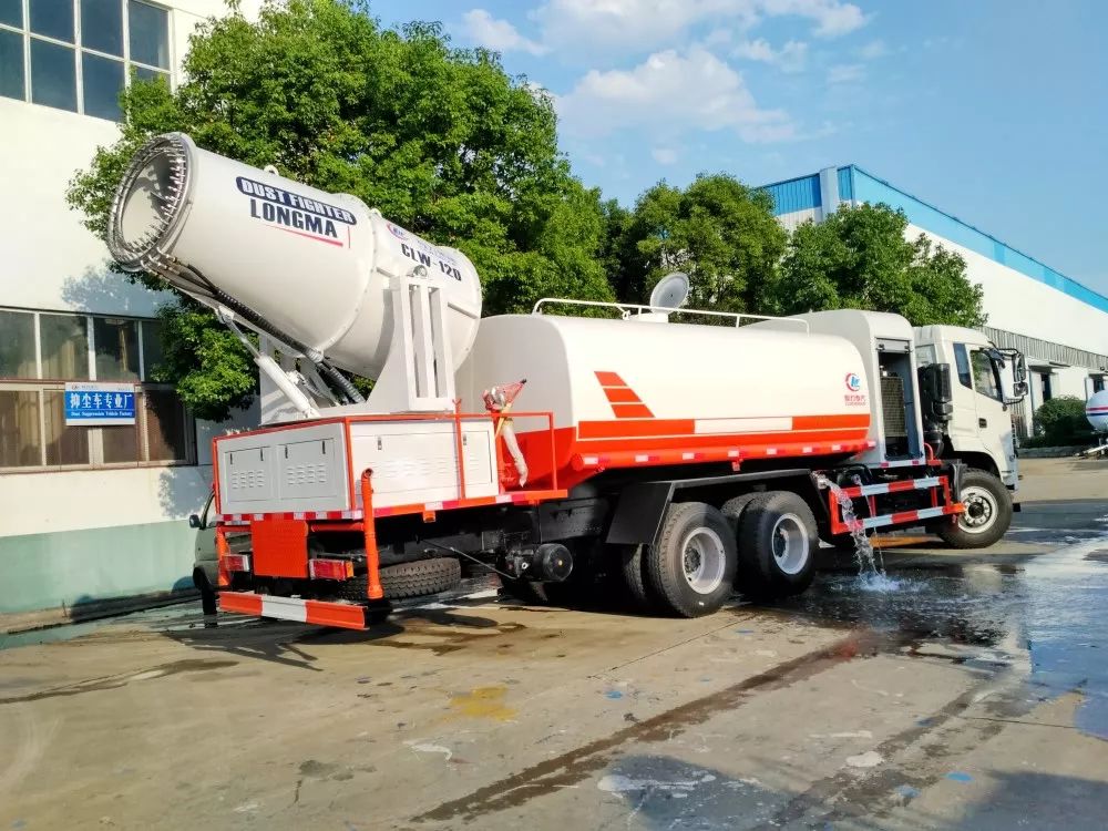 國六東風后雙橋多功能灑水抑塵車