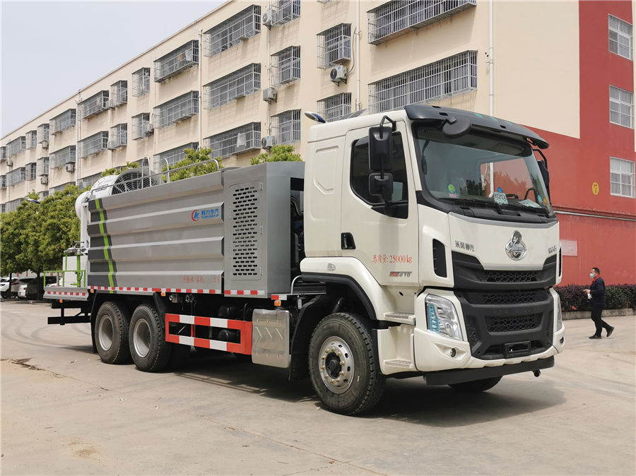國六柳汽后雙橋多功能抑塵車