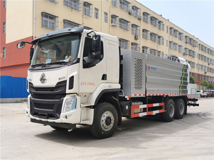 國六柳汽后雙橋多功能抑塵車