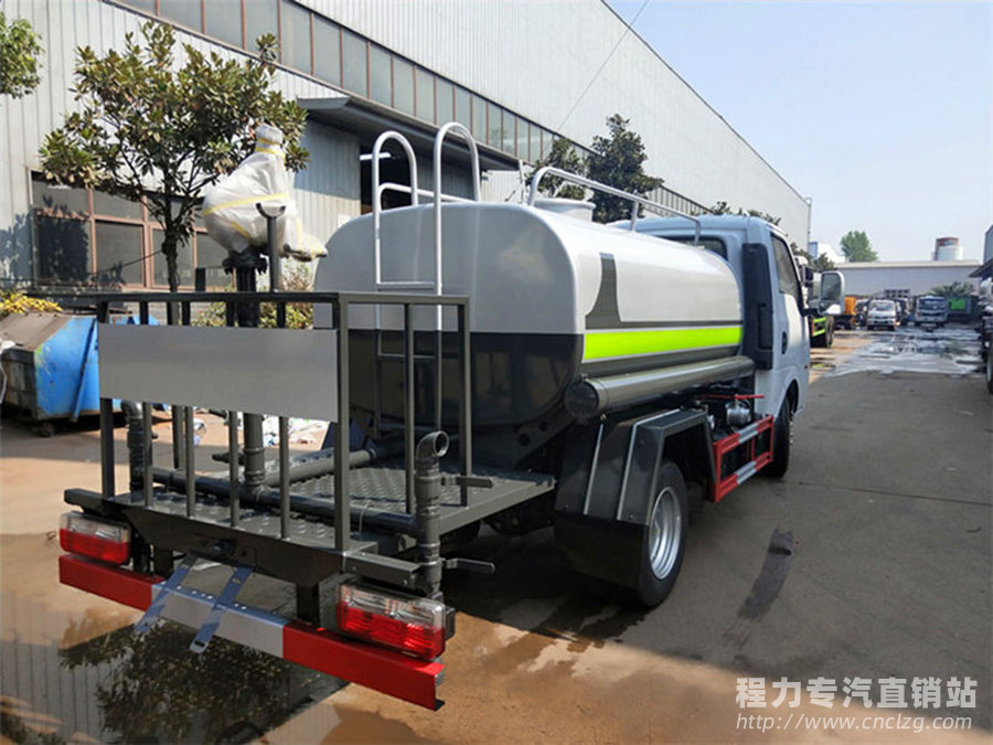 國六東風小型3噸灑水車