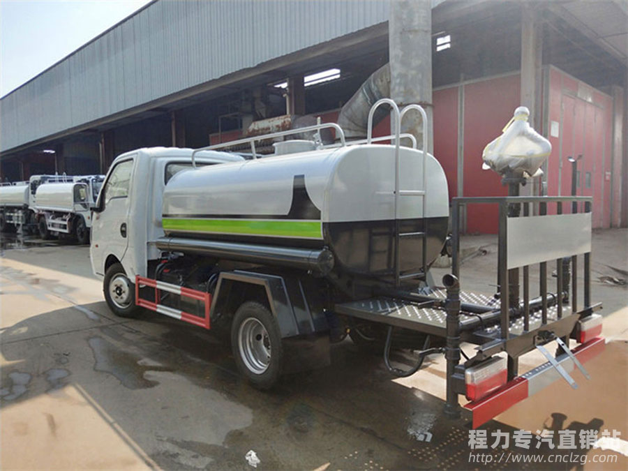 國六東風小型3噸灑水車