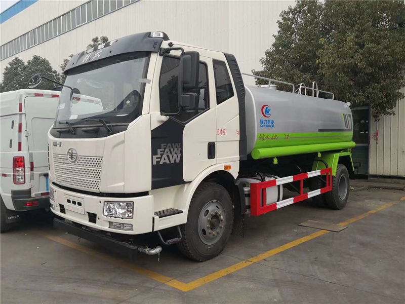 國(guó)六解放10-12方灑水車
