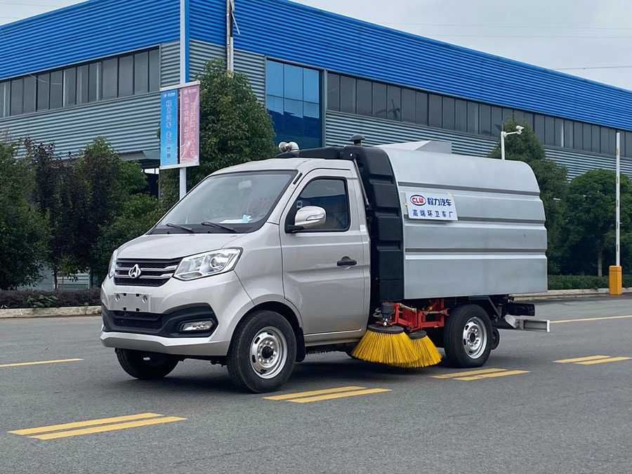 國六長安2700軸距掃路車