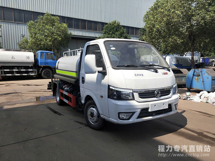 國六東風小型3噸灑水車