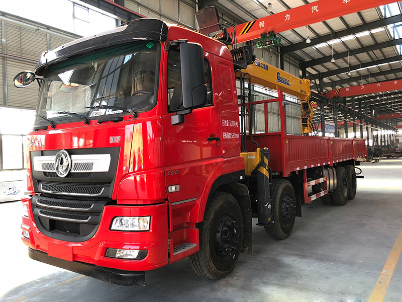 東風暢行D7前四后八隨車吊徐工14噸五節臂G系列吊機