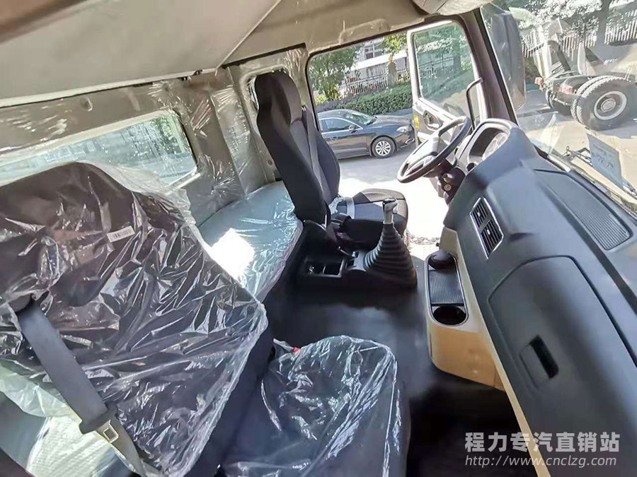 國六重汽豪沃冷藏車|6米8冷藏車
