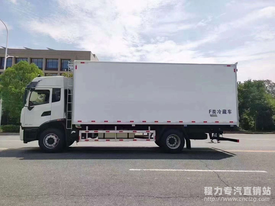 新款KR東風天錦6.8米高頂冷藏車