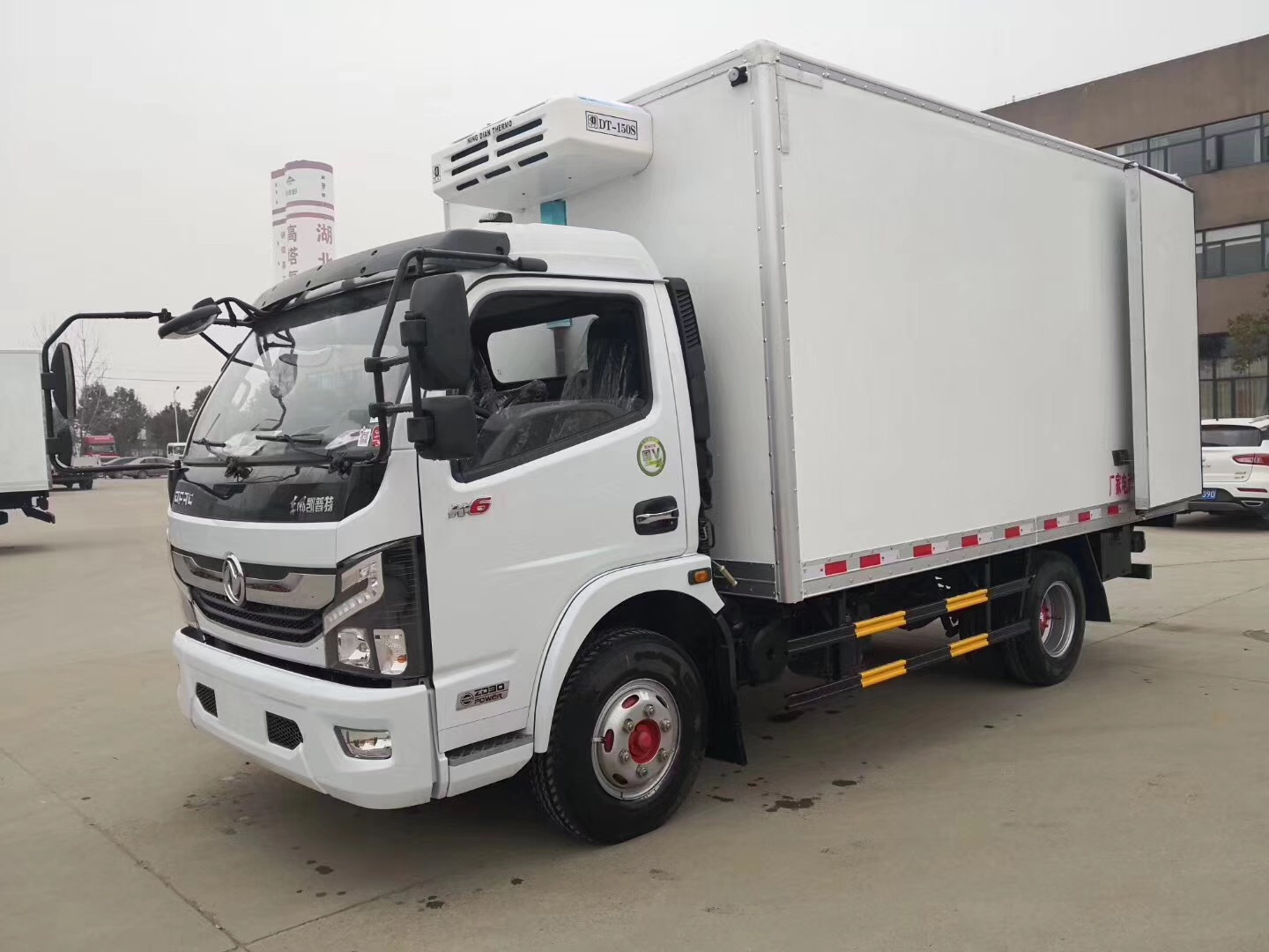 東風(fēng)新款凱普特4.2米冷藏車多少錢