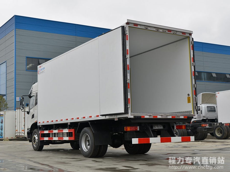 新款KR東風天錦6.8米高頂冷藏車