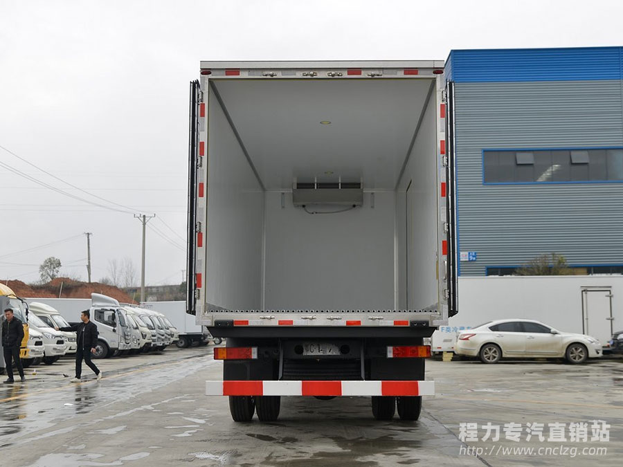 新款KR東風天錦6.8米高頂冷藏車