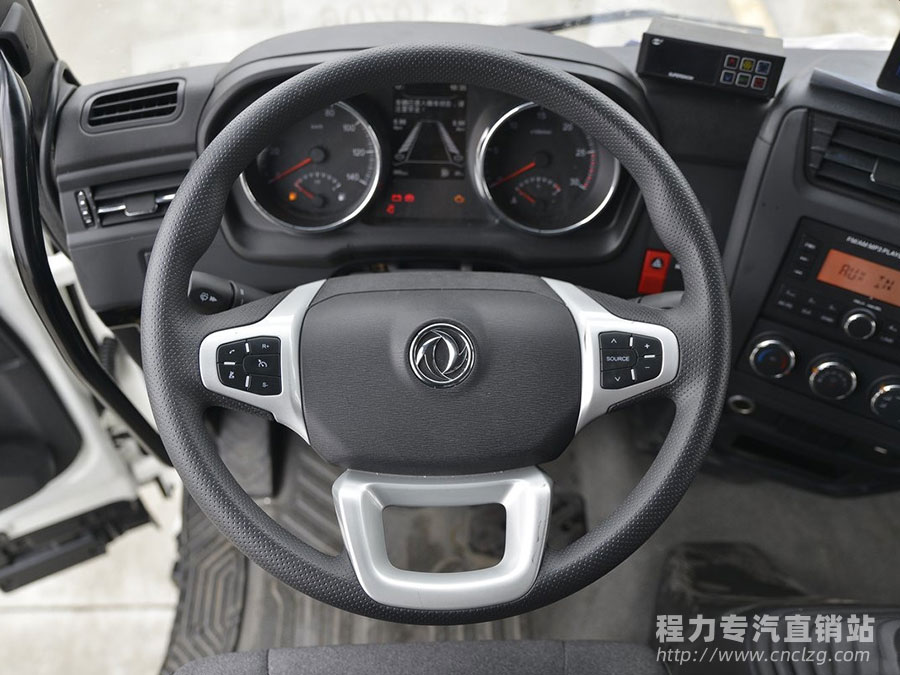 新款KR東風天錦6.8米高頂冷藏車