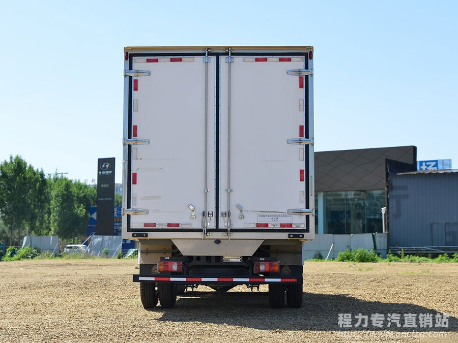 中國重汽HOWO 統帥 藍牌4.2米冷藏車