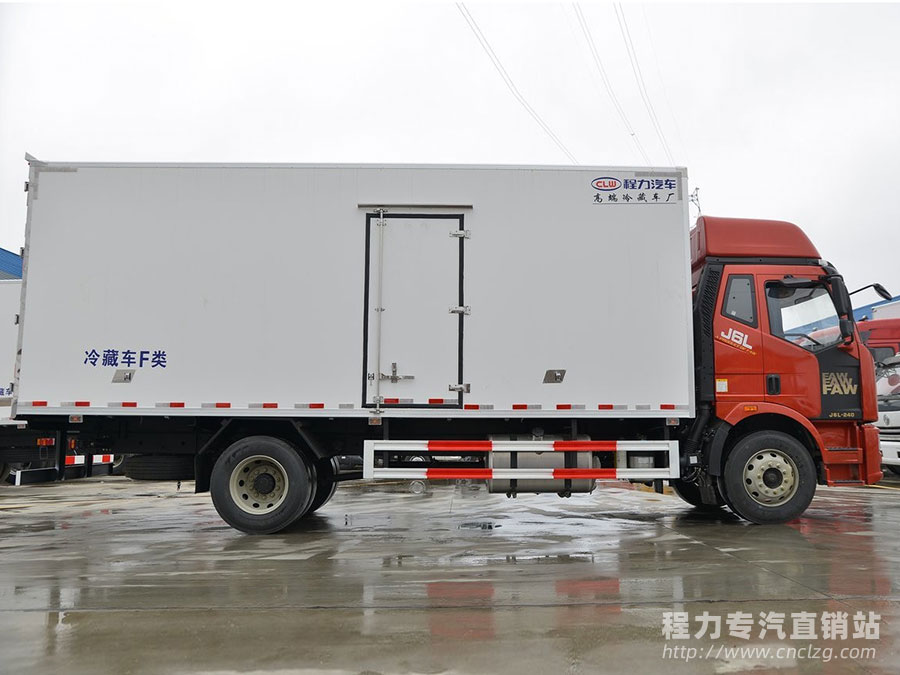 解放J6L精英版6.8米冷藏車