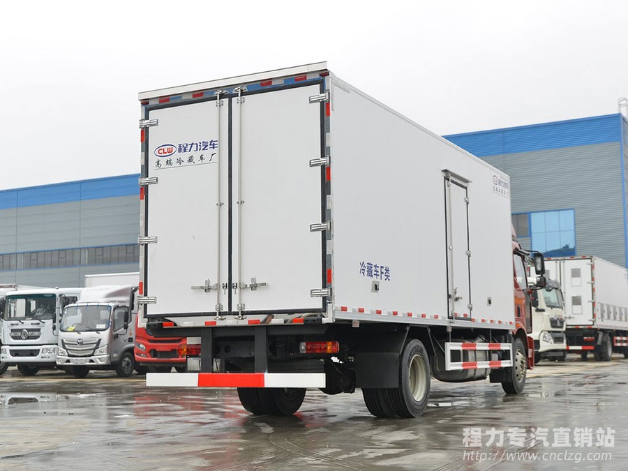 解放J6L精英版6.8米冷藏車