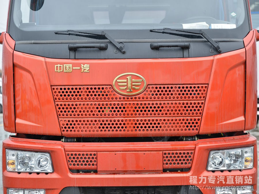 解放J6L精英版6.8米冷藏車