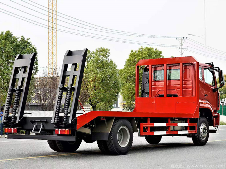 國六重汽豪沃單橋平板車