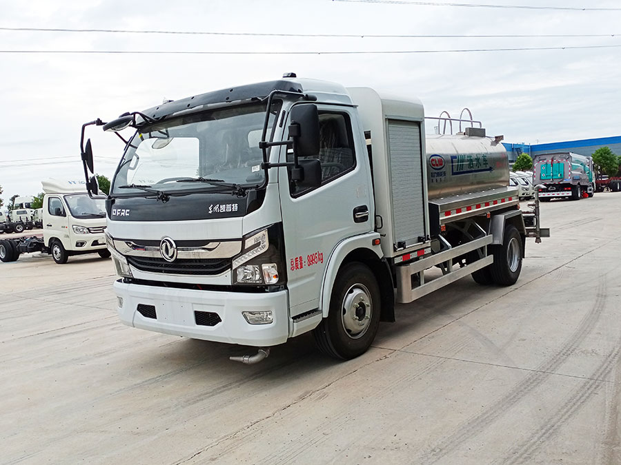 東風(fēng)凱普特純電動(dòng)5方灑水車