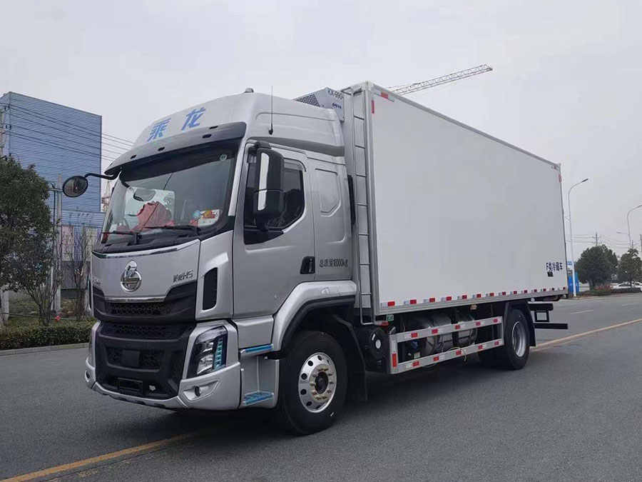 國六柳汽乘龍H5高頂雙臥中大型冷藏車