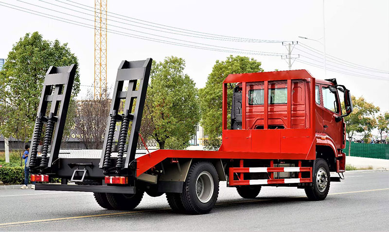 重汽豪沃單橋平板車