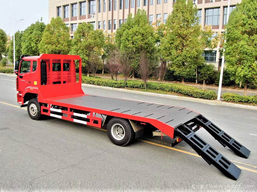 重汽豪沃單橋平板車