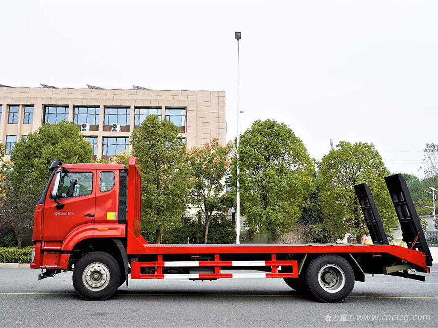 重汽豪沃單橋平板車
