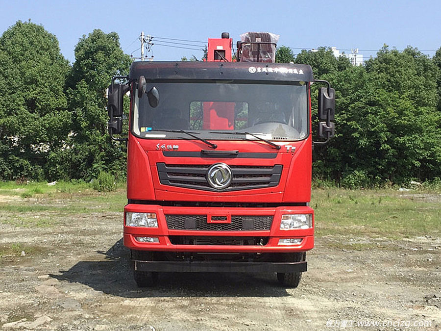 東風T5至前四后八三一12噸隨車吊