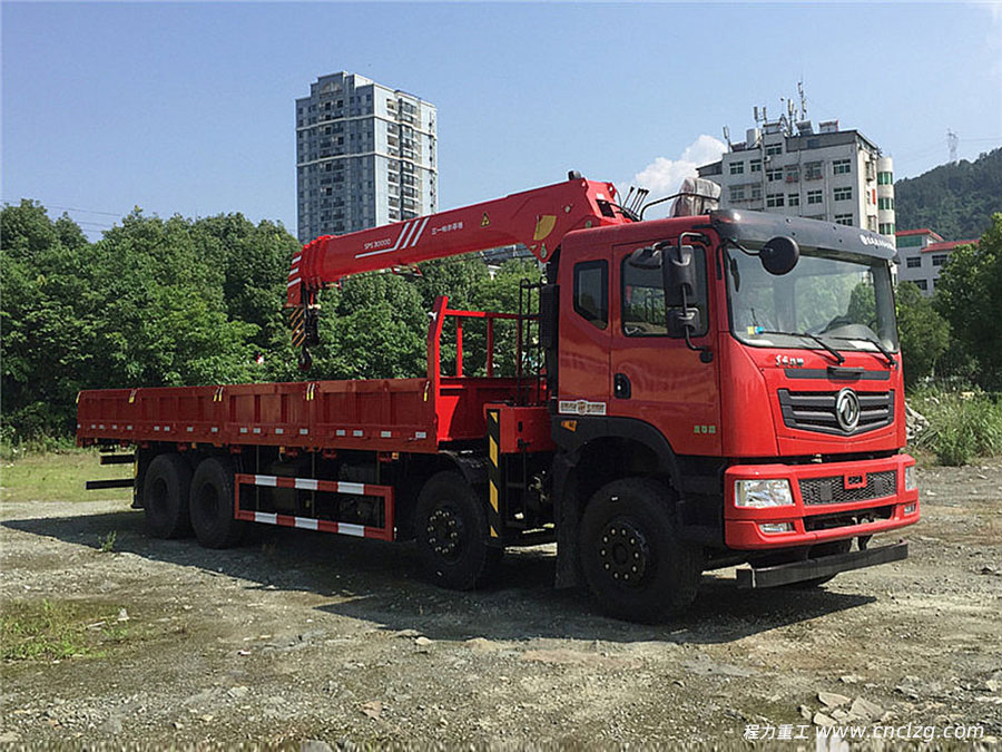 東風T5至前四后八三一12噸隨車吊