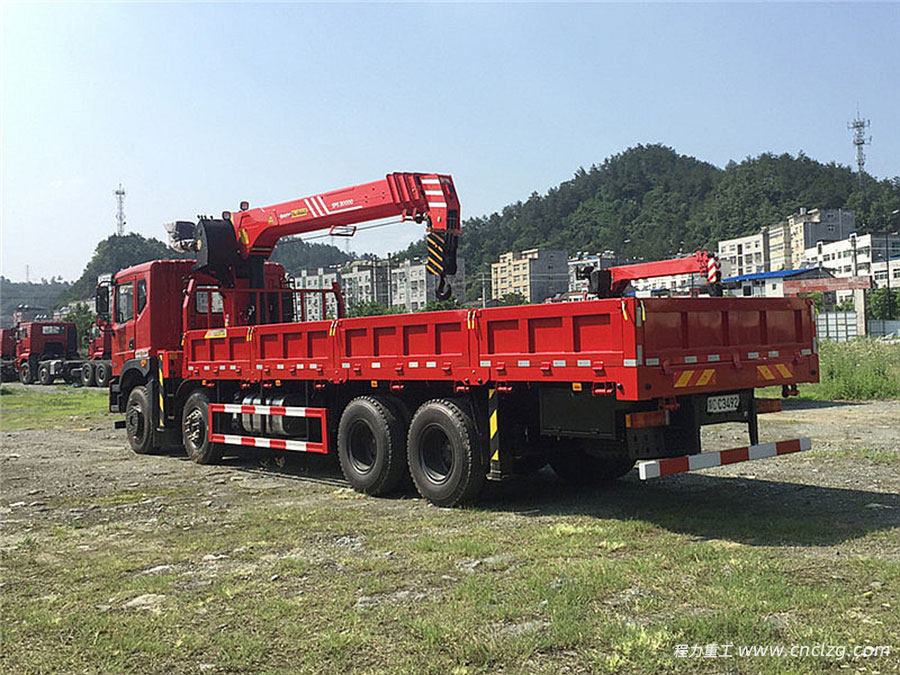 東風T5至前四后八三一12噸隨車吊