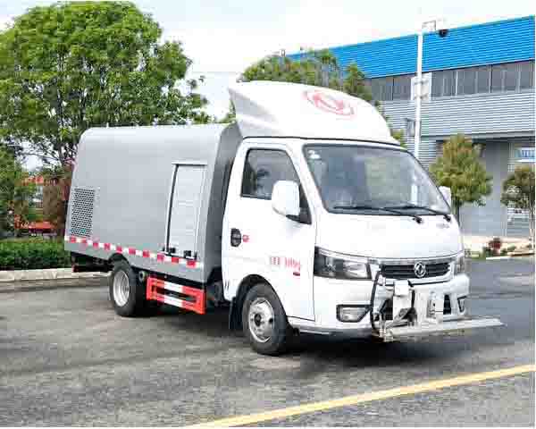 國六東風途逸路面清洗車