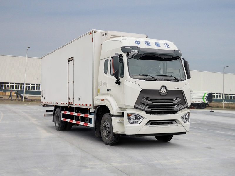 國(guó)六重汽豪沃冷藏車(chē)|6米8冷藏車(chē)